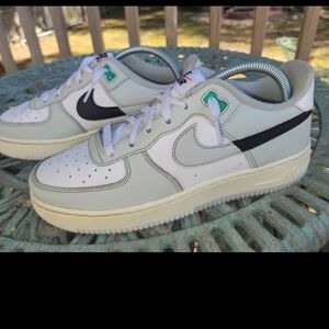 Nike Air Force 1 '07 LV8